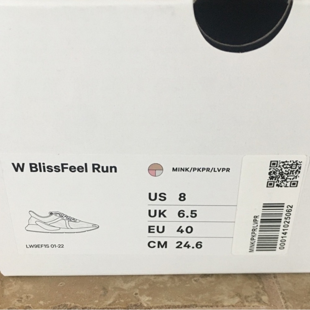 Lululemon Women’s BlissFeel Running Shoes - Picture 9 of 9